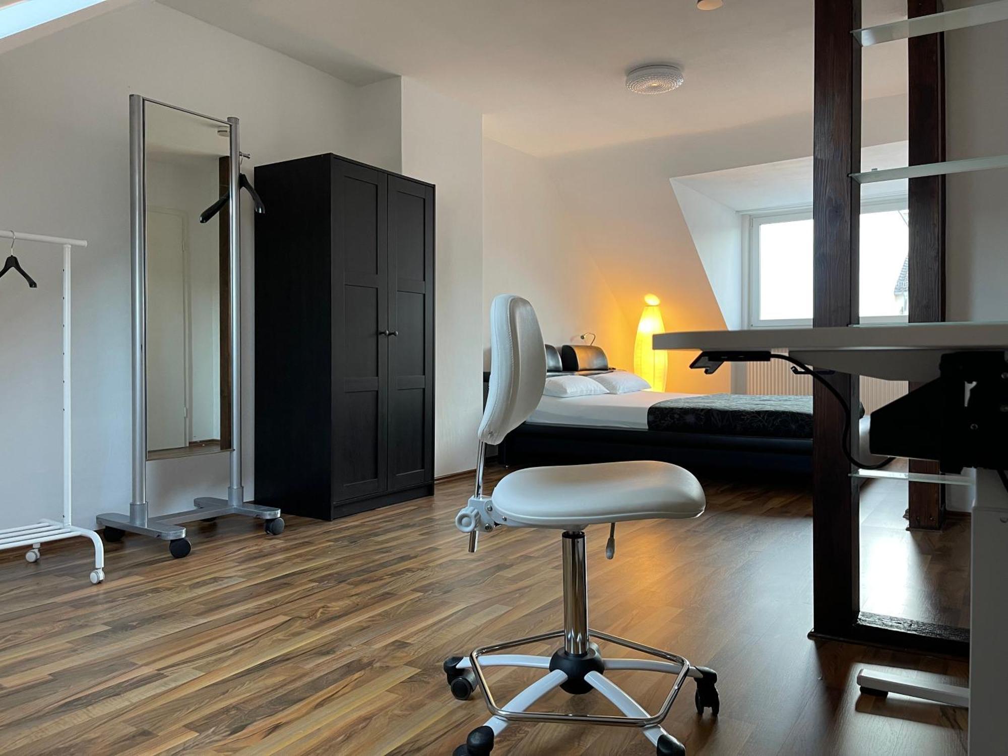 Geraeumige 3-Zimmer-Ferienwohnung Im Herzen Von 卡塞尔 外观 照片