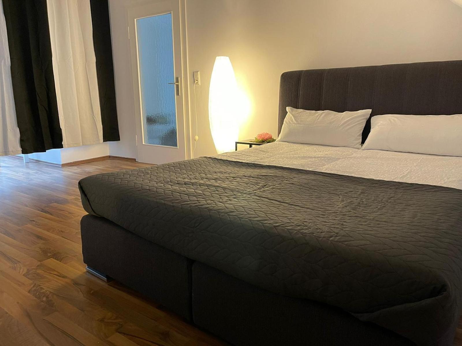 Geraeumige 3-Zimmer-Ferienwohnung Im Herzen Von 卡塞尔 外观 照片