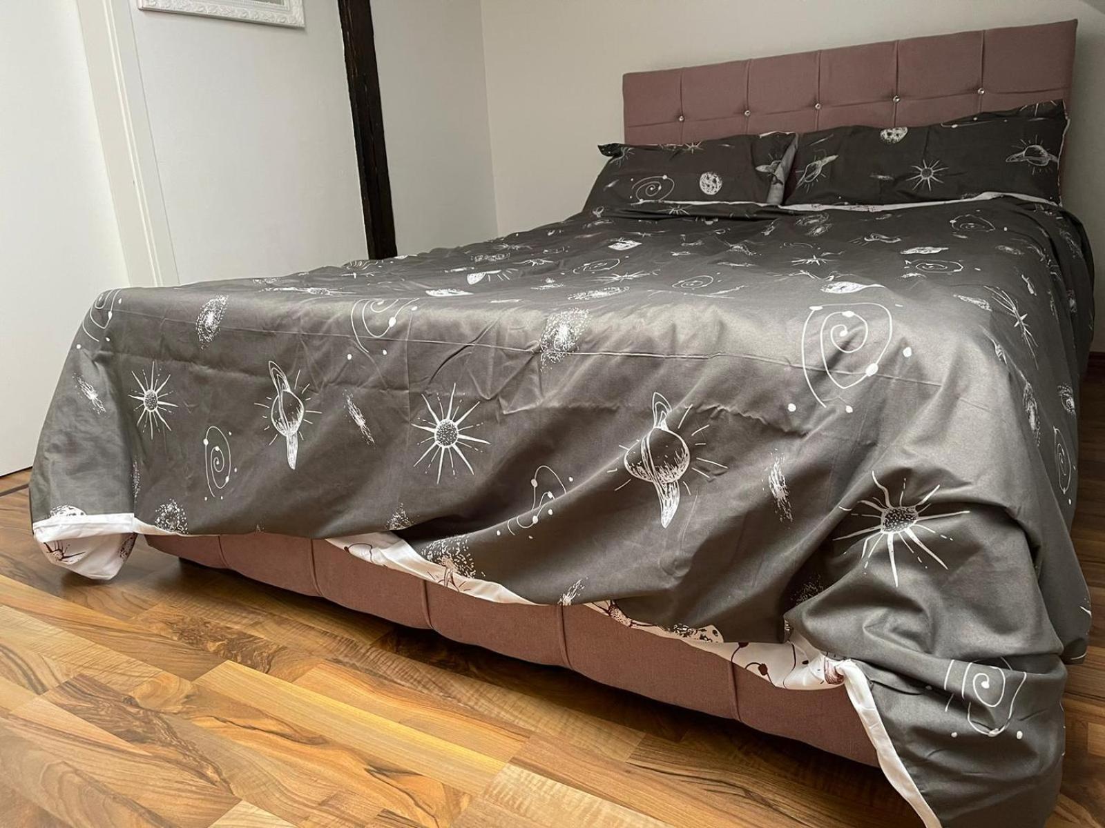 Geraeumige 3-Zimmer-Ferienwohnung Im Herzen Von 卡塞尔 外观 照片