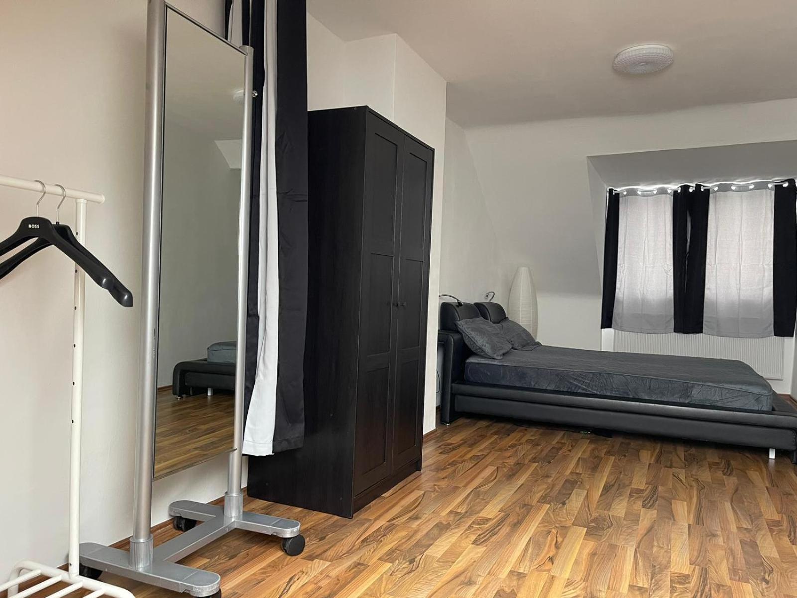 Geraeumige 3-Zimmer-Ferienwohnung Im Herzen Von 卡塞尔 外观 照片