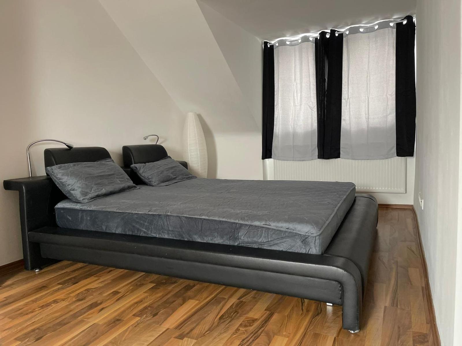Geraeumige 3-Zimmer-Ferienwohnung Im Herzen Von 卡塞尔 外观 照片